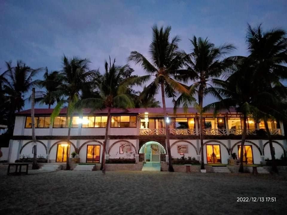 Sunbloom Beachfront Hotel And Restaurant Zambales Sinabacan Exterior photo