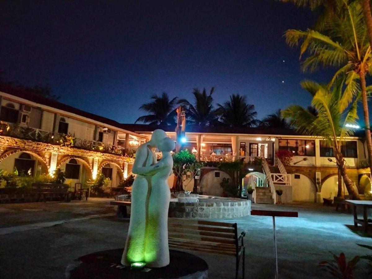 Sunbloom Beachfront Hotel And Restaurant Zambales Sinabacan Exterior photo